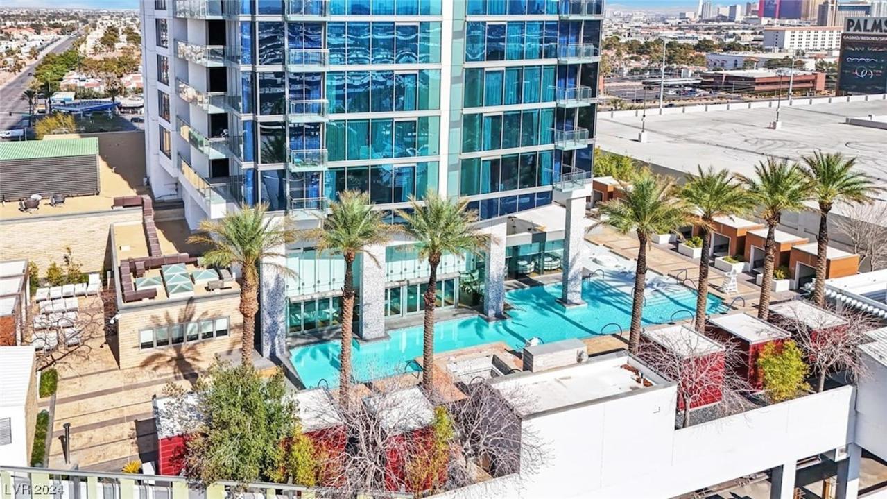 Palms Place Hotel By Zelloo Las Vegas Exterior photo