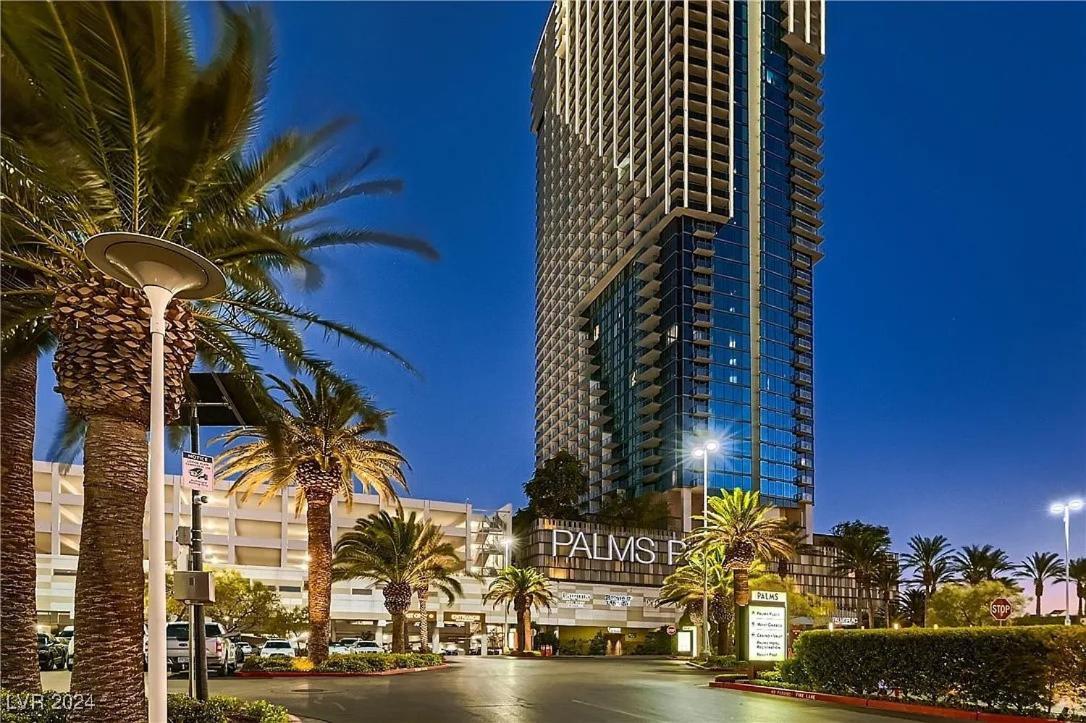 Palms Place Hotel By Zelloo Las Vegas Exterior photo