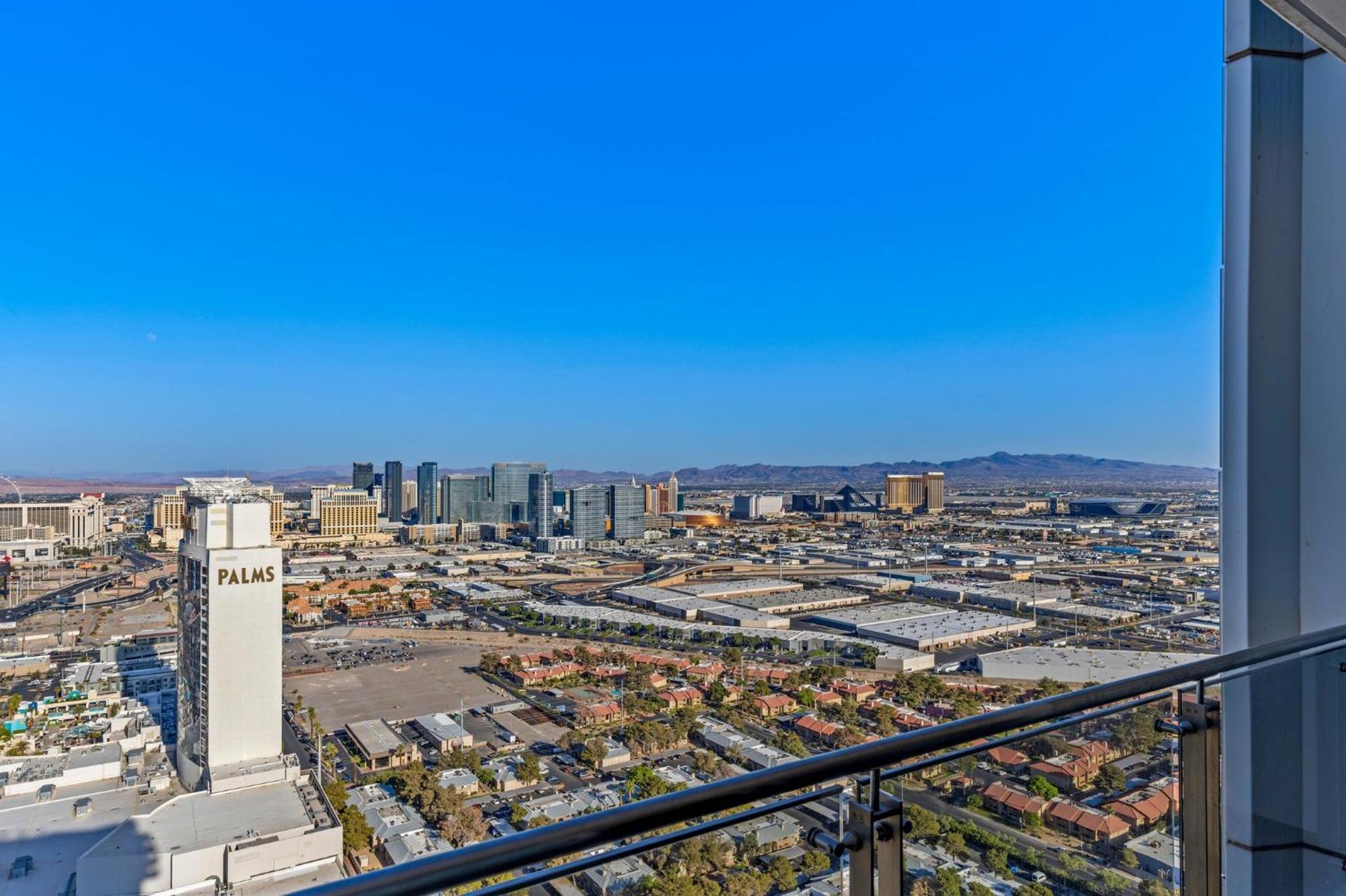 Palms Place Hotel By Zelloo Las Vegas Exterior photo
